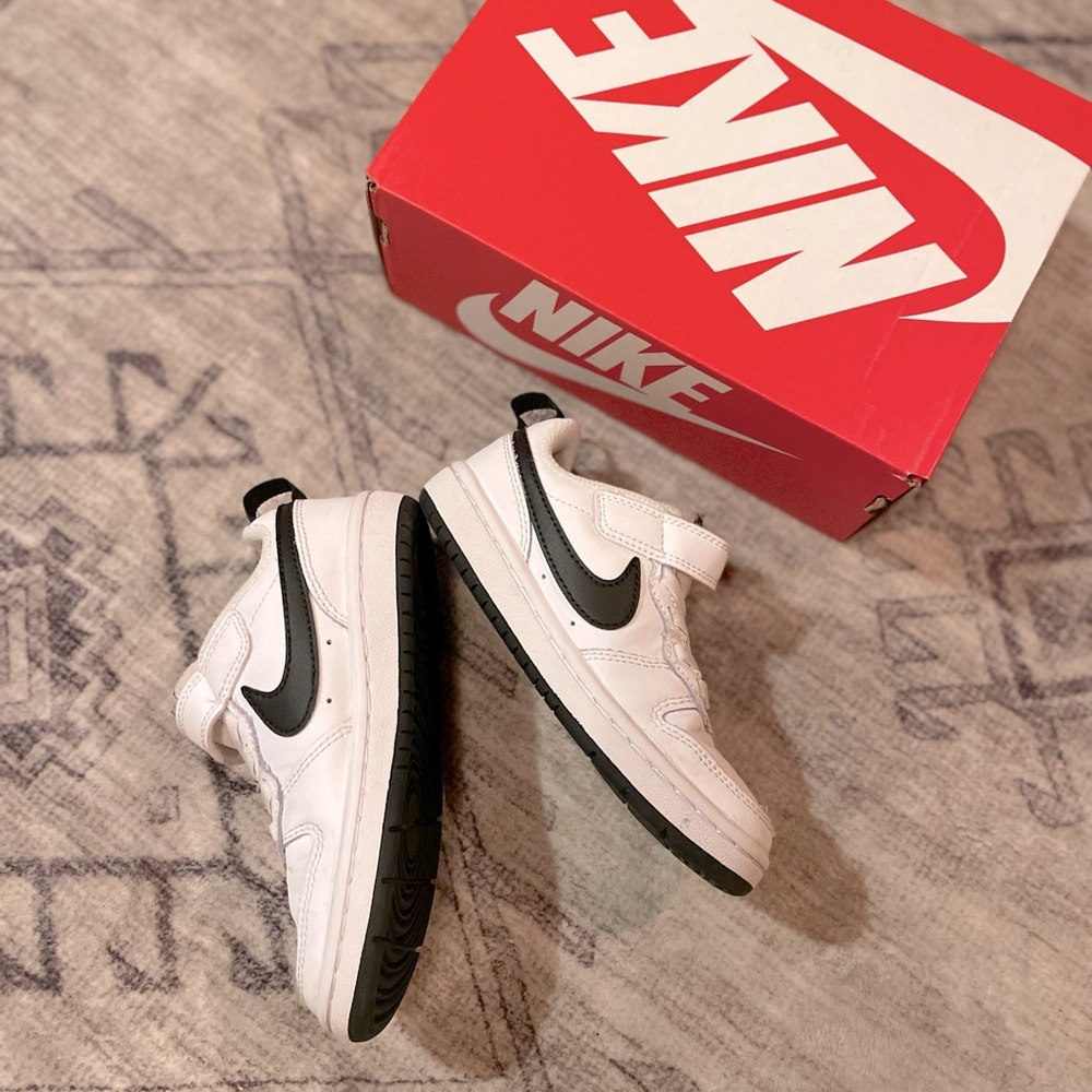 NIKE Little Boys size 10.5 c low top